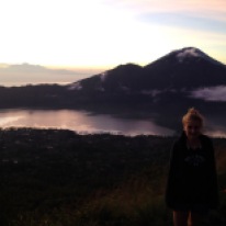 Sunrise-Trekking auf den Vulkan Batur - war ganz schön windig da oben
